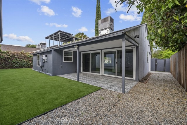 Detail Gallery Image 29 of 33 For 7952 White Oak Ave, Northridge,  CA 91325 - 2 Beds | 1 Baths