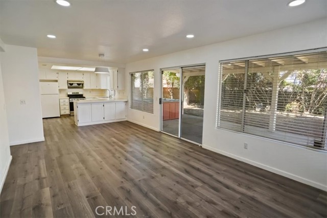 Detail Gallery Image 7 of 23 For 447 W Avenue J12, Lancaster,  CA 93534 - 4 Beds | 3 Baths