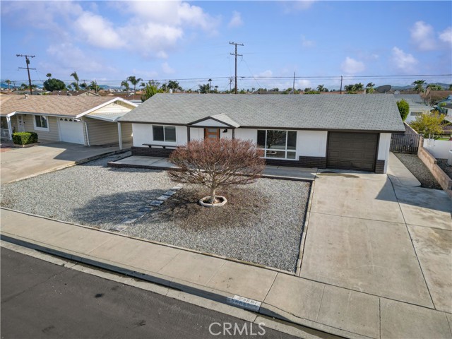 29661 Thornhill Drive, Menifee CA: https://media.crmls.org/medias/237b65e8-aaaa-4733-b6d4-90740ae47ba9.jpg