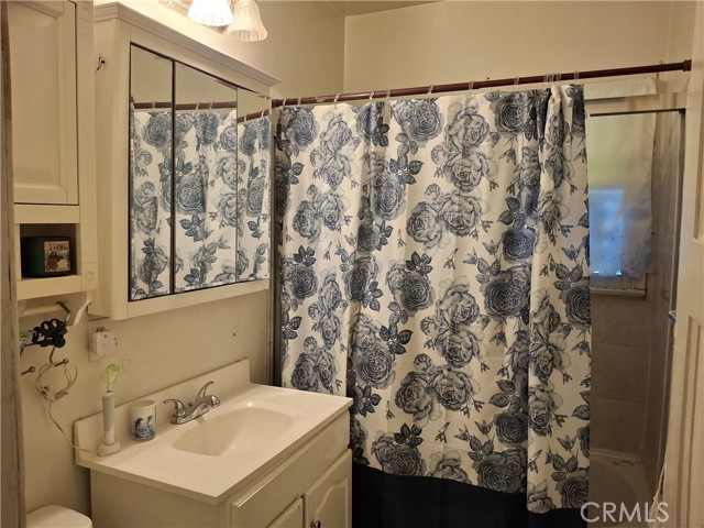 Detail Gallery Image 14 of 16 For 8024 Katherine, Panorama City,  CA 91402 - 2 Beds | 1 Baths