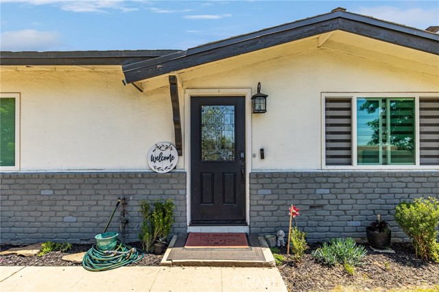 Detail Gallery Image 3 of 32 For 17550 Parsons Rd, Riverside,  CA 92508 - 3 Beds | 2 Baths