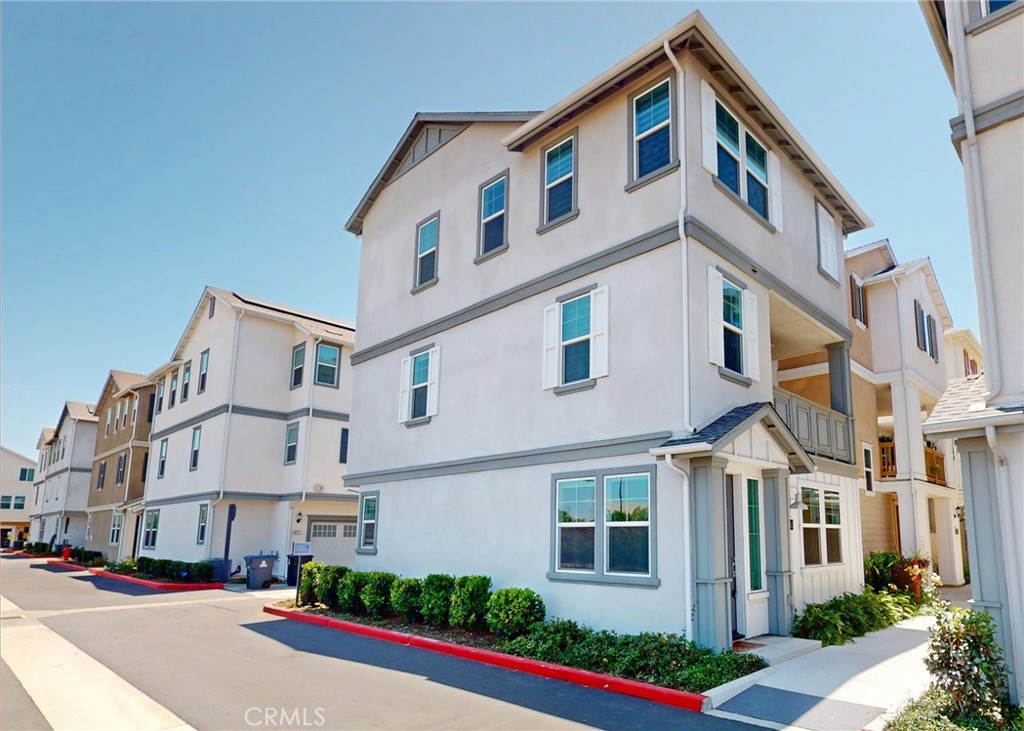 1066 N Anaheim #1