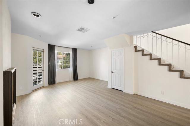 Detail Gallery Image 10 of 29 For 537 N Adams St #207,  Glendale,  CA 91206 - 2 Beds | 2/1 Baths