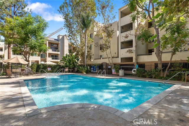 Detail Gallery Image 28 of 34 For 21500 Burbank Bld #213,  Woodland Hills,  CA 91367 - 2 Beds | 2 Baths