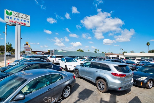 Image 2 of 8 For 9943 Garden Grove Boulevard