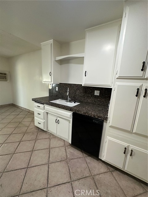 Detail Gallery Image 3 of 24 For 2138 E Almont St a,  Anaheim,  CA 92806 - 3 Beds | 2 Baths