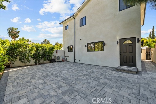 22835 Styles Street, Woodland Hills CA: https://media.crmls.org/medias/237c9755-7c68-4ebf-9a4c-07b3d64663e3.jpg