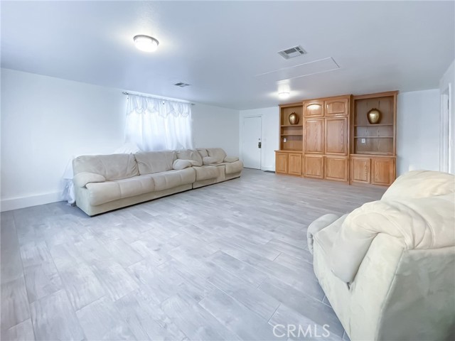 42722 20th W Street, Lancaster CA: https://media.crmls.org/medias/237cd434-8fa8-4500-b49d-9cd2964ccd22.jpg