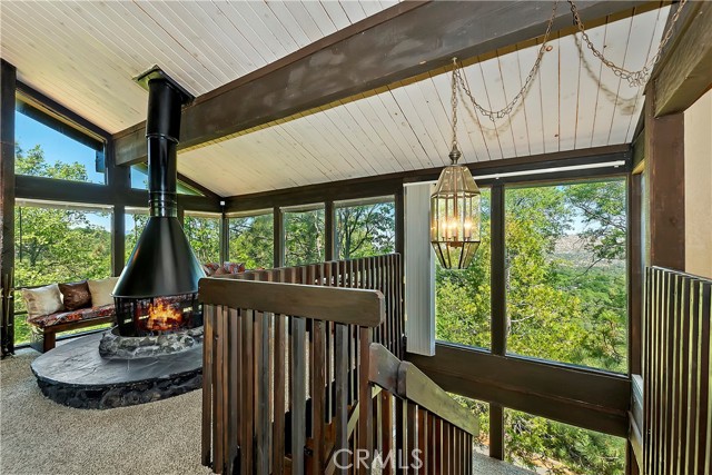 Detail Gallery Image 7 of 27 For 1301 Evergreen Ln, Lake Arrowhead,  CA 92352 - 3 Beds | 2 Baths