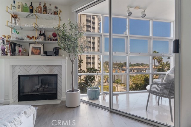 171 N Church Lane, Los Angeles CA: https://media.crmls.org/medias/237d6332-74ff-4fae-bc87-3c157b6adcff.jpg