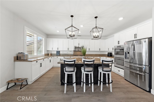 Detail Gallery Image 4 of 13 For 23407 Crystal Way, Wildomar,  CA 92595 - 5 Beds | 3 Baths