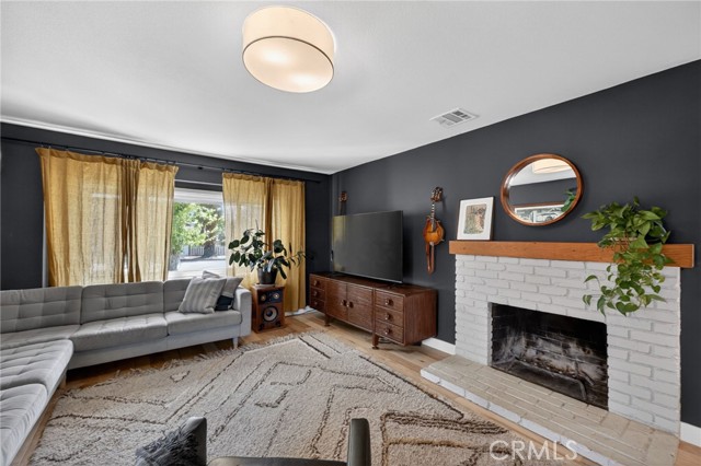 1463 Clock Ave, Redlands CA: https://media.crmls.org/medias/237e9a0b-50c0-4c0a-8f4f-75e23e9990c6.jpg