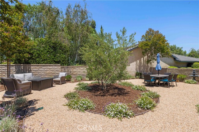 26175 Montolla Lane, Valencia CA: https://media.crmls.org/medias/237eeeff-1f55-43c2-87b6-598752b520e0.jpg