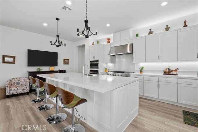 Detail Gallery Image 7 of 51 For 24513 via Sendero, Valencia,  CA 91354 - 3 Beds | 3/1 Baths