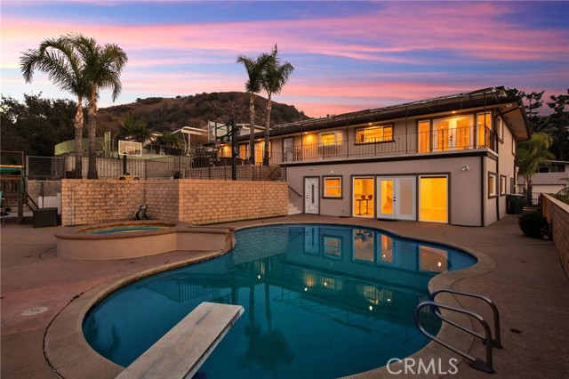 Detail Gallery Image 2 of 31 For 1259 Swarthmore, Glendale,  CA 91206 - 4 Beds | 3/1 Baths