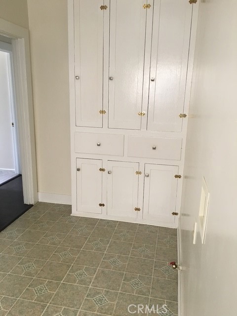 Detail Gallery Image 14 of 34 For 1742 W 82nd, Los Angeles,  CA 90047 - – Beds | – Baths