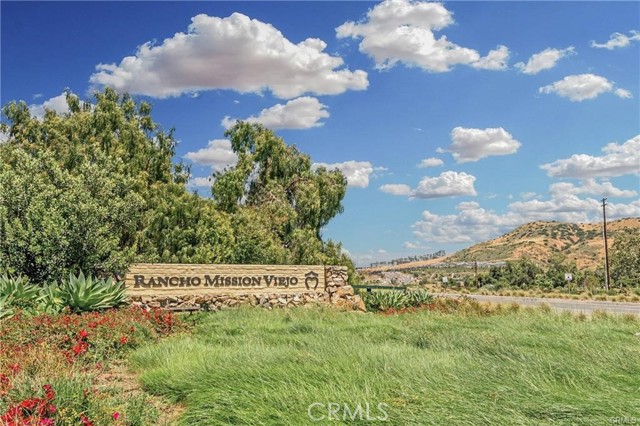 28 Sembrio Street, Rancho Mission Viejo CA: https://media.crmls.org/medias/237f40b5-3dab-42db-b64a-129ecfca1a20.jpg