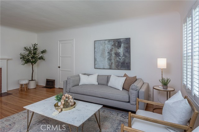 620 S Bel Aire Drive, Burbank CA: https://media.crmls.org/medias/237fd05a-fa5d-4d05-816a-2124d9637fae.jpg