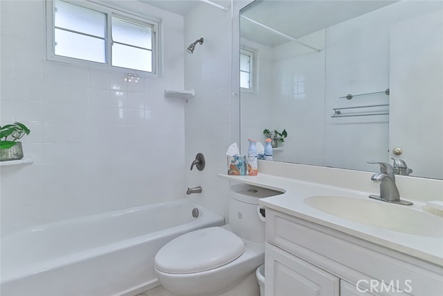 Detail Gallery Image 14 of 34 For 2212 Cordero Ave, Simi Valley,  CA 93065 - 3 Beds | 1/1 Baths