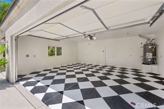 210 N Stage Coach Lane, Fallbrook CA: https://media.crmls.org/medias/2381408e-ad1a-4df6-9217-a9c0cfff41ab.jpg