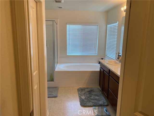 17620 Comfrey Drive, San Bernardino CA: https://media.crmls.org/medias/23817750-91b7-400f-b74e-4af27c99bb7d.jpg