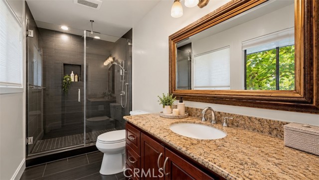 543 West Stocker Street, 14 photo 14