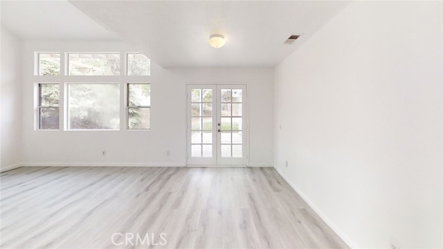 2930 Juniper Drive, Corona CA: https://media.crmls.org/medias/23828682-8552-495b-a06d-36a595d5b14a.jpg