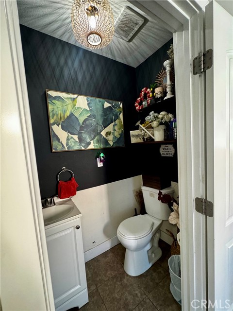 806 E 91st, Los Angeles CA: https://media.crmls.org/medias/23834f68-37d2-4a4a-b304-87b093511775.jpg