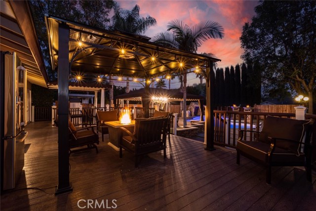 Detail Gallery Image 25 of 54 For 18834 Devonshire St, Northridge,  CA 91324 - 3 Beds | 3 Baths
