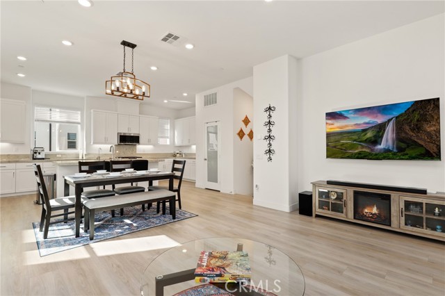 257 Sash, Irvine CA: https://media.crmls.org/medias/2385cba4-93f0-45ef-9429-0d318a49b510.jpg
