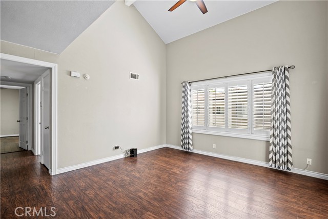 Detail Gallery Image 14 of 37 For 24451 Leonard Tree Ln #201,  Newhall,  CA 91321 - 2 Beds | 2 Baths