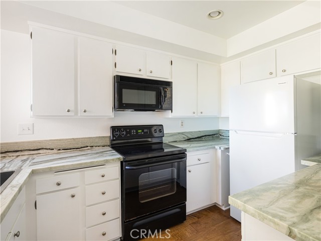 Detail Gallery Image 9 of 28 For 5917 Armaga Spring Rd #H,  Rancho Palos Verdes,  CA 90275 - 2 Beds | 2 Baths