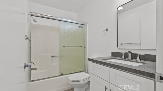 Detail Gallery Image 17 of 28 For 1002 N Edgemont St #9,  Los Angeles,  CA 90029 - 2 Beds | 2 Baths