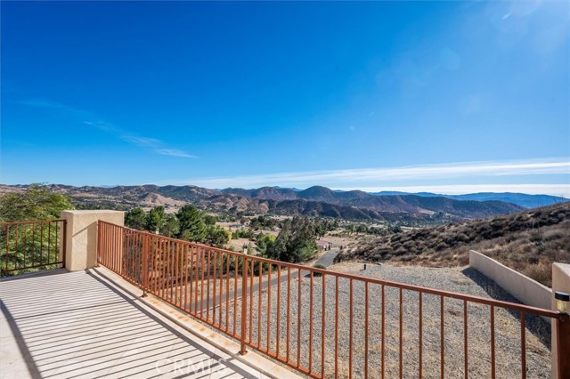 9455 Hierba Road, Agua Dulce, California 91390, 5 Bedrooms Bedrooms, ,5 BathroomsBathrooms,Single Family Residence,For Sale,Hierba,SR25008894