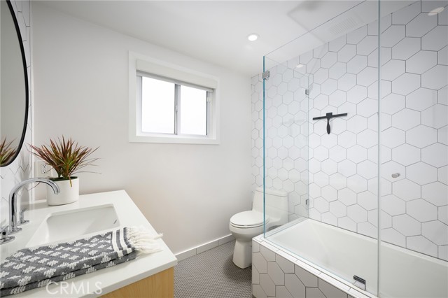 270 Cecil Place, Costa Mesa CA: https://media.crmls.org/medias/2386b927-3bcb-4314-915f-fe7934047df7.jpg
