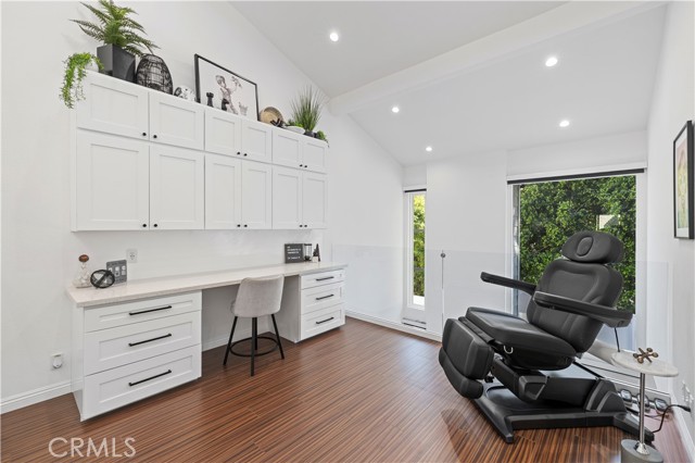 Detail Gallery Image 13 of 46 For 10061 Melinda Way #2,  Northridge,  CA 91325 - 2 Beds | 2/1 Baths