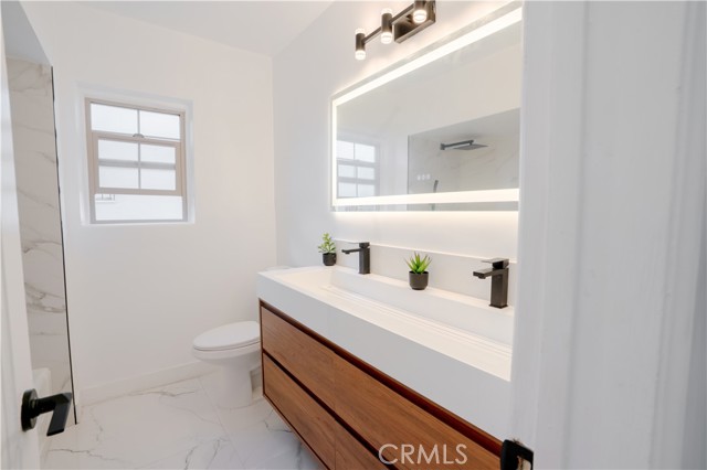 Detail Gallery Image 22 of 38 For 9821 S 8th Ave, Inglewood,  CA 90305 - 3 Beds | 2 Baths