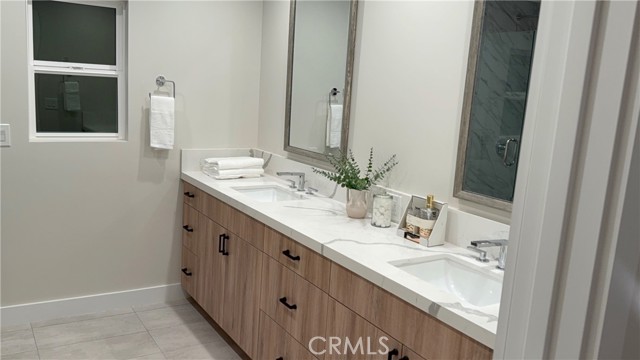 422 Almond Avenue, Monrovia CA: https://media.crmls.org/medias/23886064-004d-4ef5-80b5-2a828db634ac.jpg
