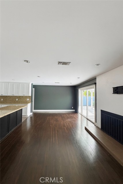 Detail Gallery Image 6 of 21 For 7845 Nevada, Canoga Park,  CA 91304 - 3 Beds | 2 Baths