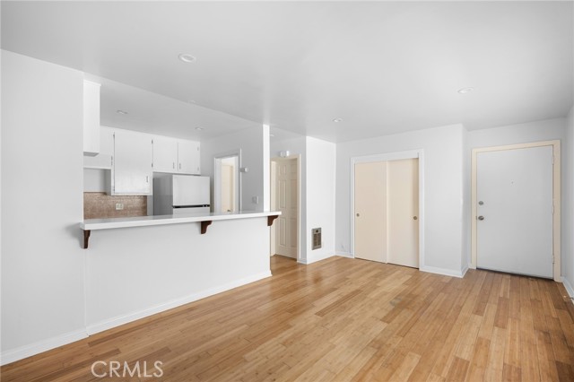 351 Salem Street, Glendale CA: https://media.crmls.org/medias/238930cb-28ef-4e11-8818-8958c2bd3fe0.jpg