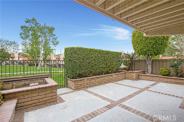 611 Colonial Circle, Fullerton CA: https://media.crmls.org/medias/2389ad2e-a274-4fbc-ae2b-680e26707172.jpg