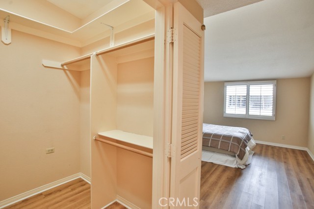 1240 Oakmont Dr, Seal Beach CA: https://media.crmls.org/medias/2389cd68-1b75-45be-b992-3fd87d4b4c32.jpg