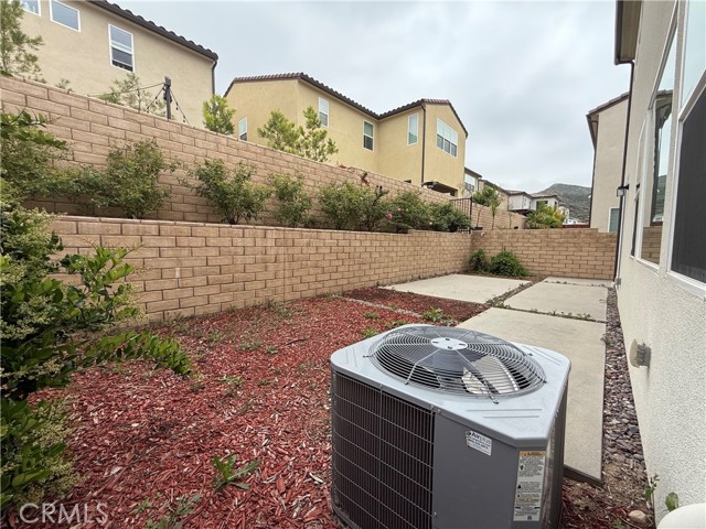 19256 Merryweather Drive, Canyon Country CA: https://media.crmls.org/medias/238b25e3-d3ac-45f1-8973-0ce87edd0dcf.jpg