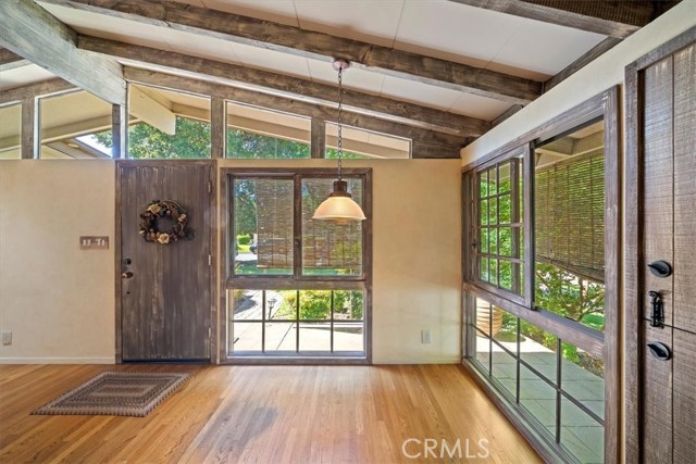 901 E Walnut Avenue, Glendora CA: https://media.crmls.org/medias/238b72f0-5dfd-4ff5-952f-d49e81a29ff9.jpg
