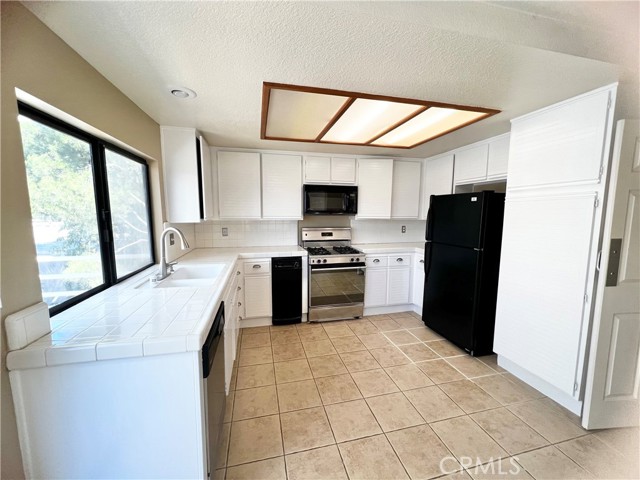 Detail Gallery Image 5 of 16 For 27790 Gleneagles, Mission Viejo,  CA 92692 - 2 Beds | 2 Baths