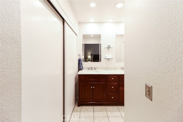 6815 Arthur Court, Chino CA: https://media.crmls.org/medias/238c22d7-c7d9-4b44-afac-c7f7ef357524.jpg