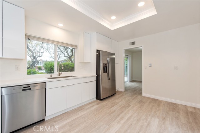 10 Windsong, Irvine CA: https://media.crmls.org/medias/238c352e-0eb6-49b9-b37b-19fac483a71f.jpg