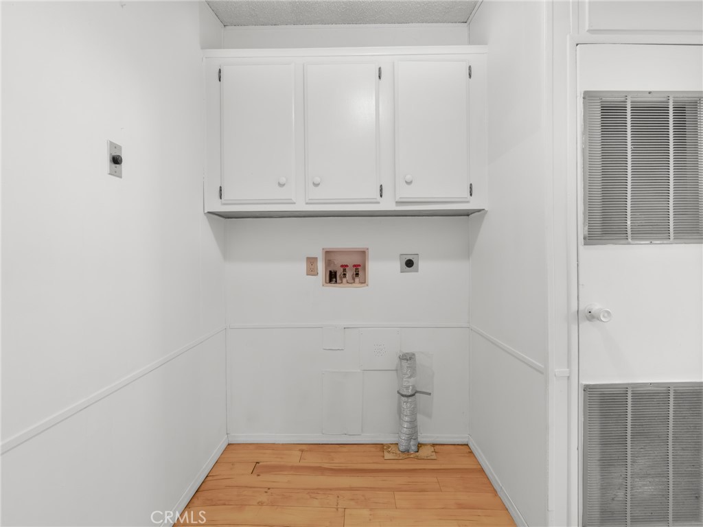 https://media.crmls.org/medias/238c3a4e-8e01-4df0-bca9-570e54ddc137.jpg?preset=X-Large