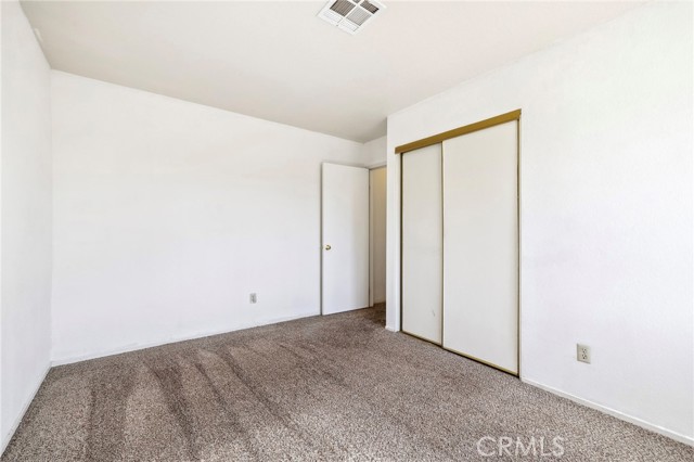 3112 Echo Drive, Rosamond CA: https://media.crmls.org/medias/238d8b9d-d289-4712-87c7-f664572a2790.jpg