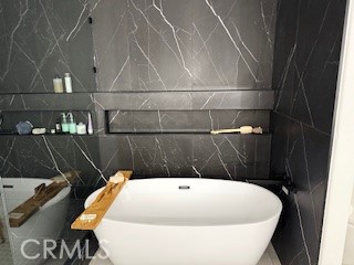 Detail Gallery Image 19 of 33 For 12011 Goshen #104,  Los Angeles,  CA 90049 - 2 Beds | 3 Baths